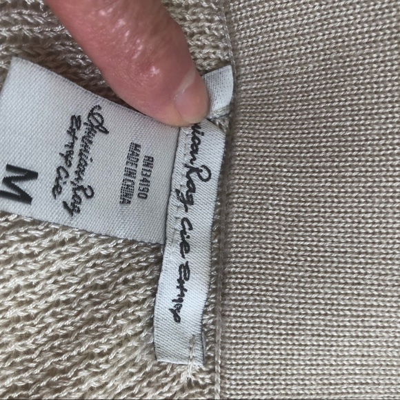 American Rag long sleeves nice design size Medium gray color - Picture 7 of 8